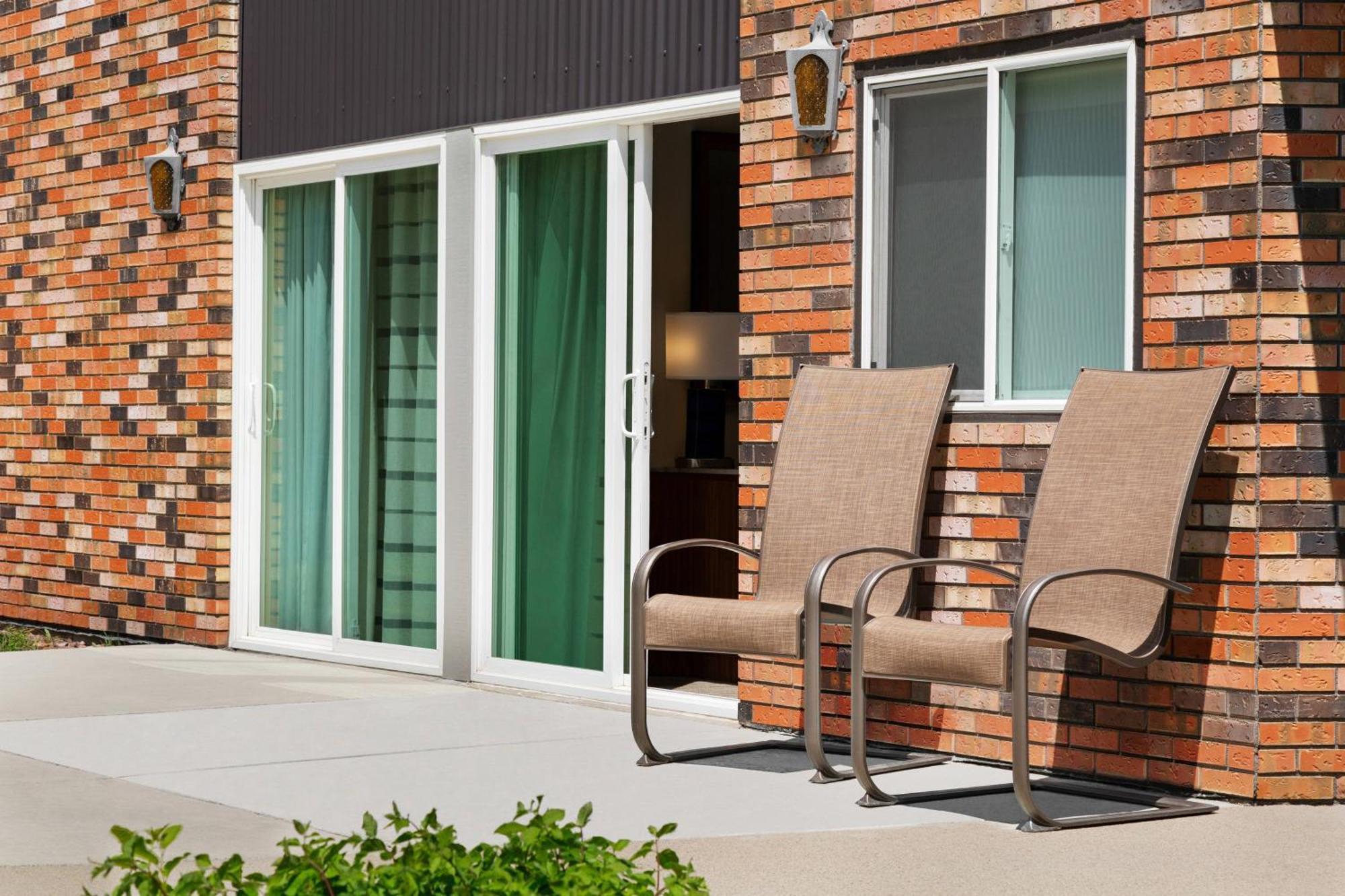 Delta Hotels By Marriott Helena Colonial Exterior photo
